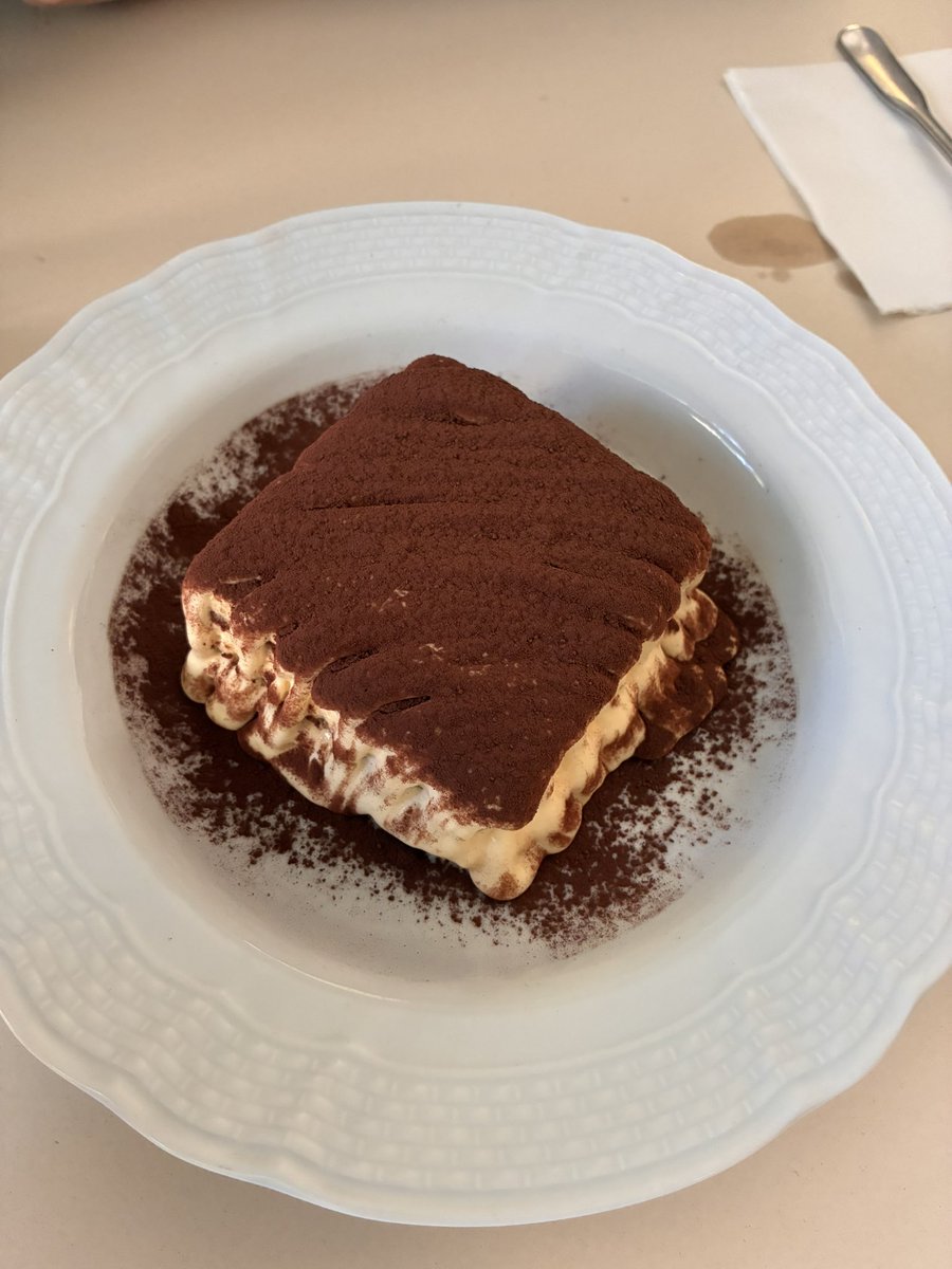 agustín tweet media