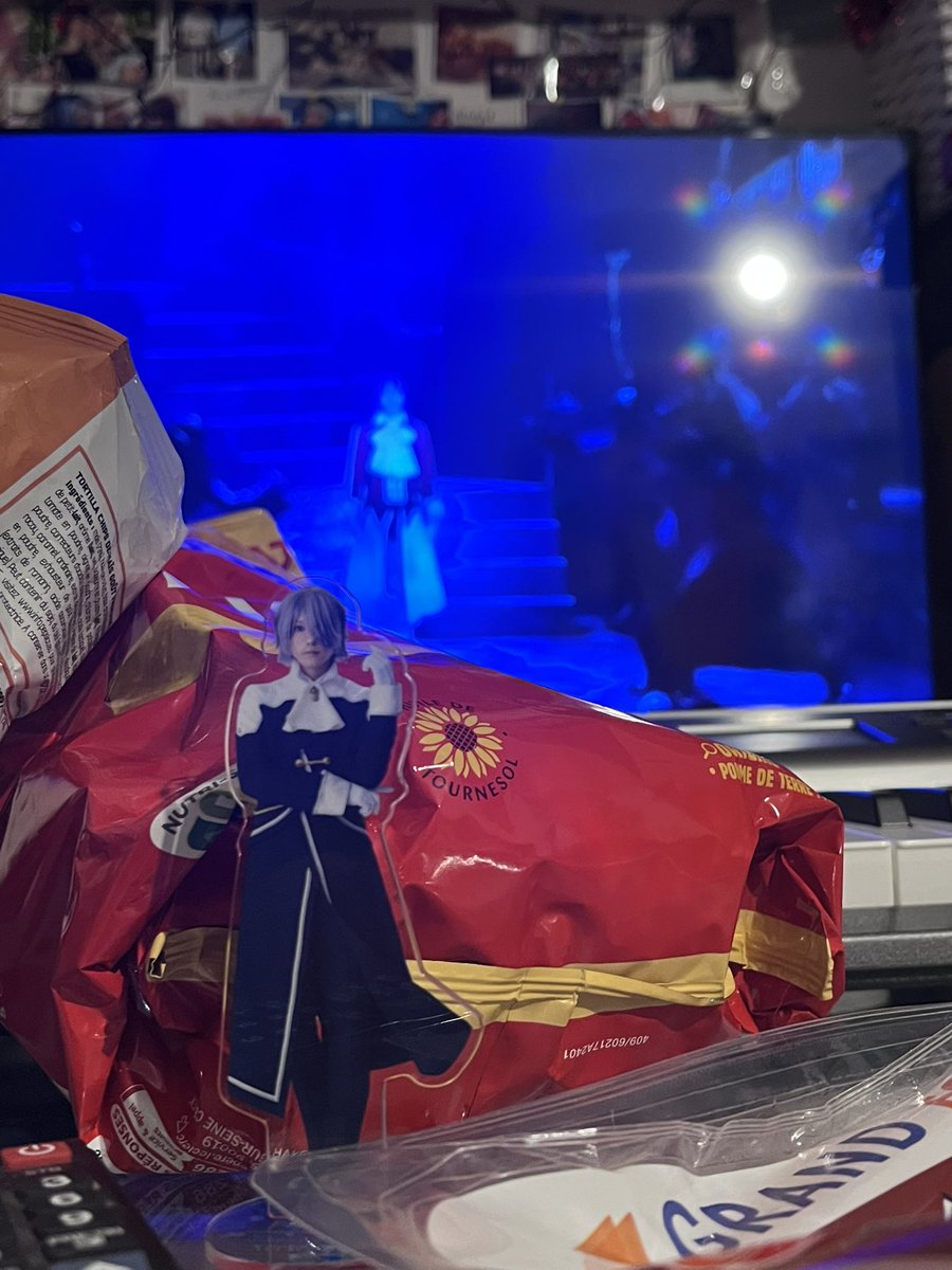 ⋆˙☆ Van! tweet media