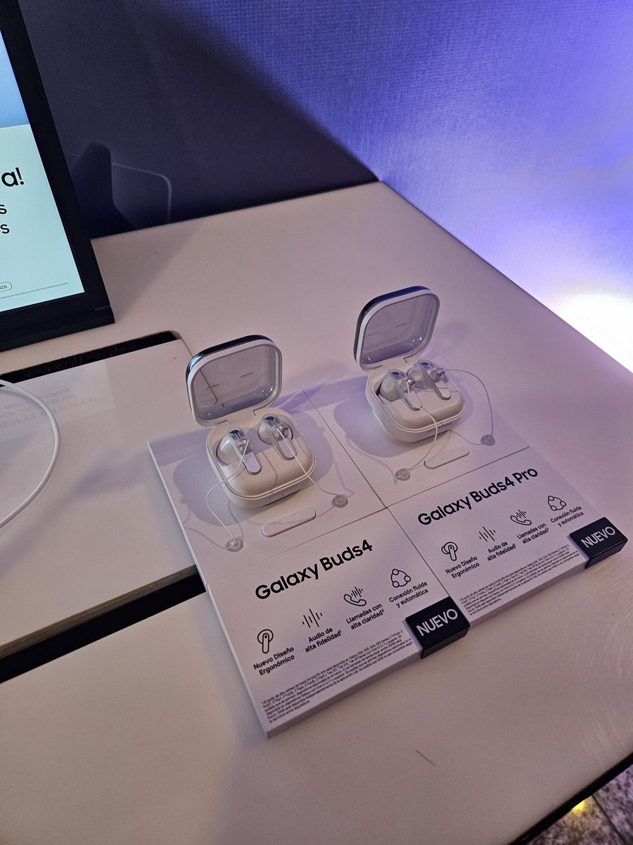 SplashByte's tweet photo. Estos son los nuevos Galaxy Buds 4 y Galaxy Buds 4 Pro que tambien fueron presentados en el Galaxy Unpacked
#galaxy26 #galaxybuds4 #galaxyunpacked https://t.co/up2LcnUIIS