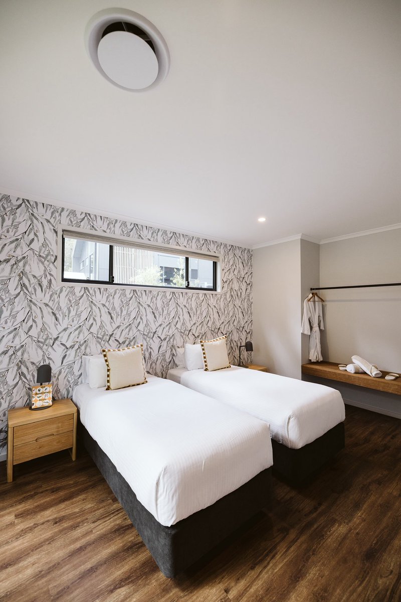 CrocHunterLodge tweet media