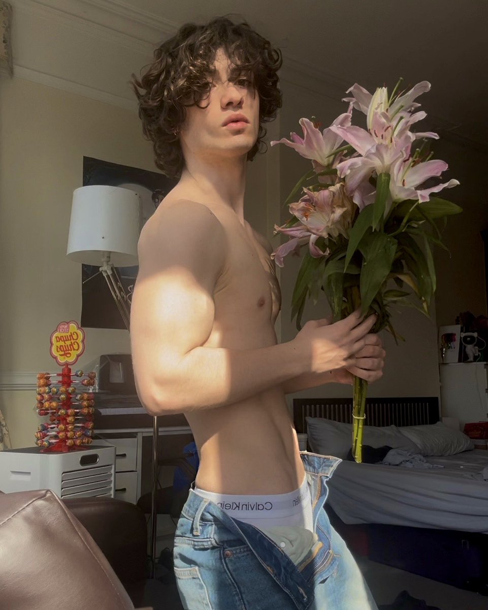 Michelangelo tweet media