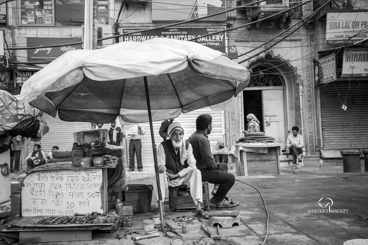 ShikhersImagery's tweet photo. Gotcha

While the photographer is intrigued by people and their surroundings, many times this curiosity is reciprocated by the direct gaze of the person in the frame, wondering what could possibly... Read More https://t.co/p9Wt5TBn5r https://t.co/b40kxwCNq7