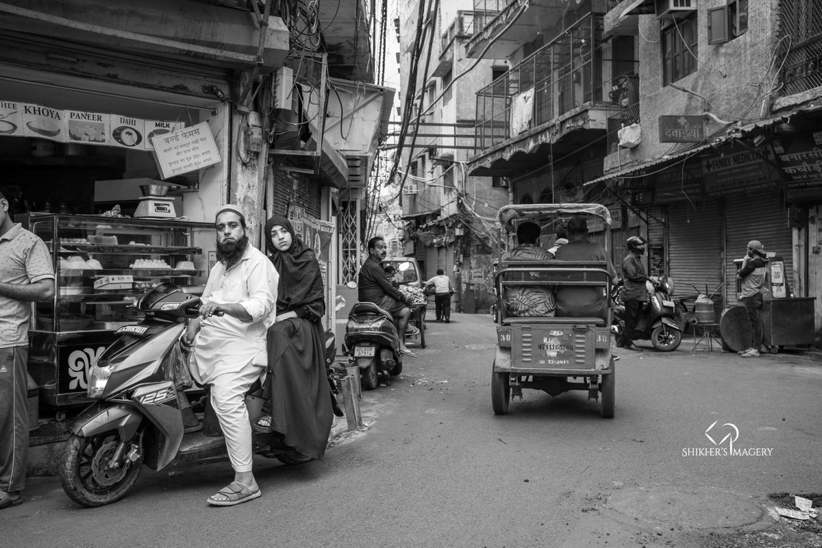 ShikhersImagery's tweet photo. Gotcha

While the photographer is intrigued by people and their surroundings, many times this curiosity is reciprocated by the direct gaze of the person in the frame, wondering what could possibly... Read More https://t.co/p9Wt5TBn5r https://t.co/b40kxwCNq7