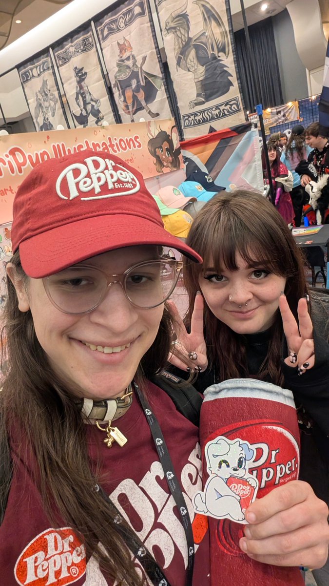 Alea0nline's tweet photo. FE was super fun this year!! Got a free sticker from the goat @bearsockz for the Dr. pepper fit :33 https://t.co/ZiCn2IgUEx
