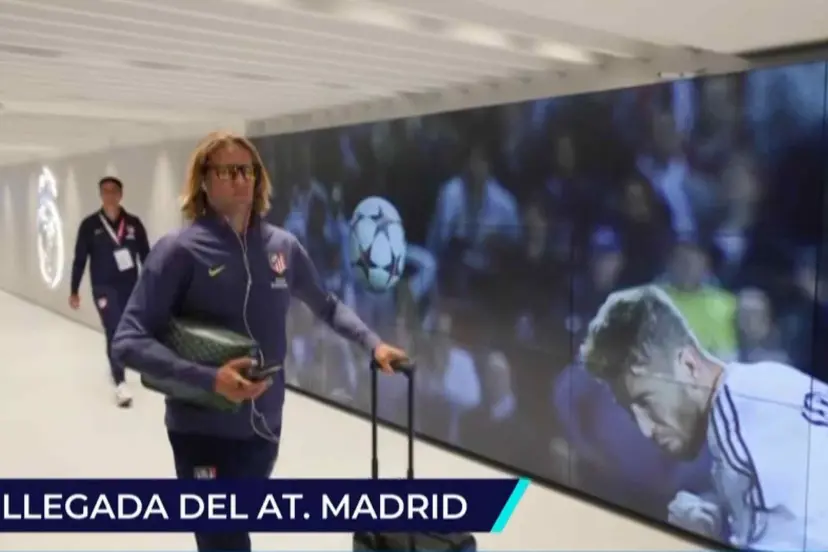🚨 Atletico Madrid arriving to the Bernabeu 🤭