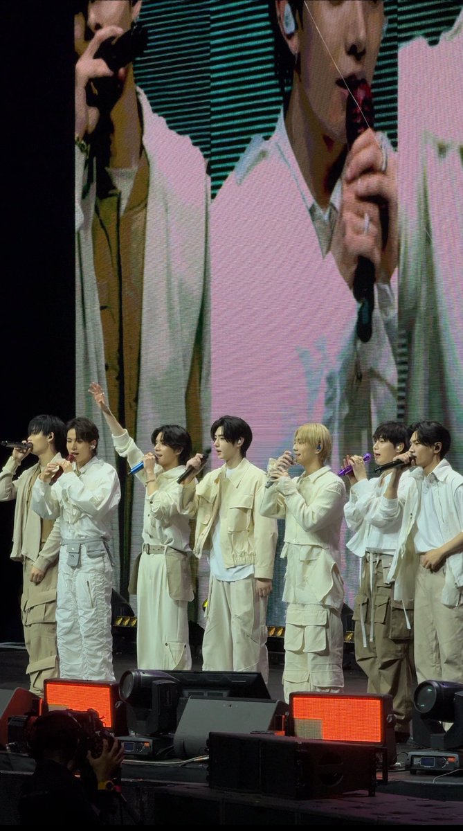 daenghoonie's tweet photo. 1653 days of pure happiness — 
i’ll carry them with me forever, my seven. 

even knowing how it ends, i would choose it all again, every single time, if it meant finding you.

i love you, always. ♡ https://t.co/kMoKGfkjwj