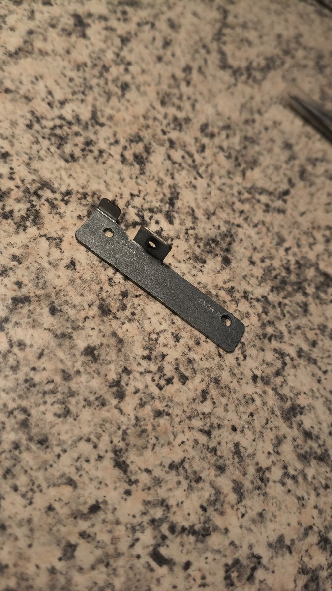 hernandi's tweet photo. Someone knowns where is little metal part goes inside the ps3? Is the only part I don't remember where to put 😅 https://t.co/zFjpkLYoDF
