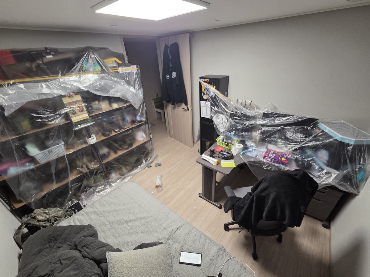 트래커호소인(3월23일 입대) tweet media