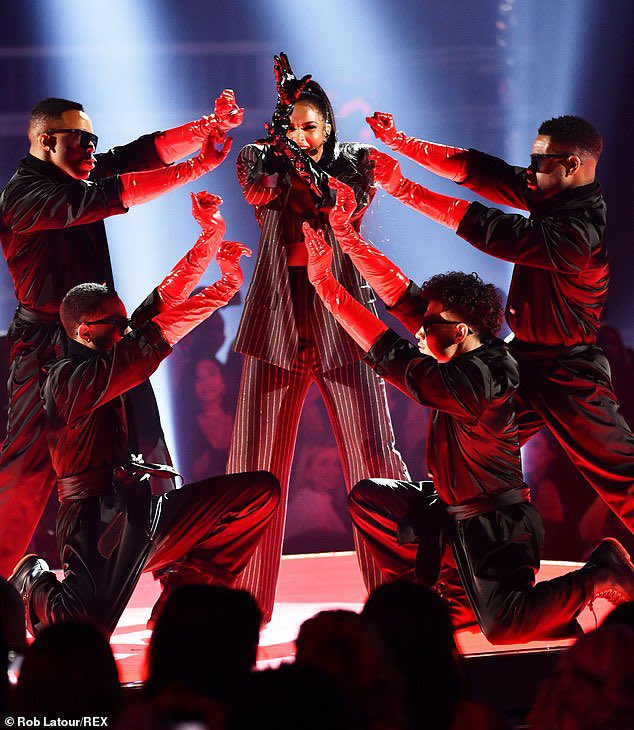 feralkitten tweet media