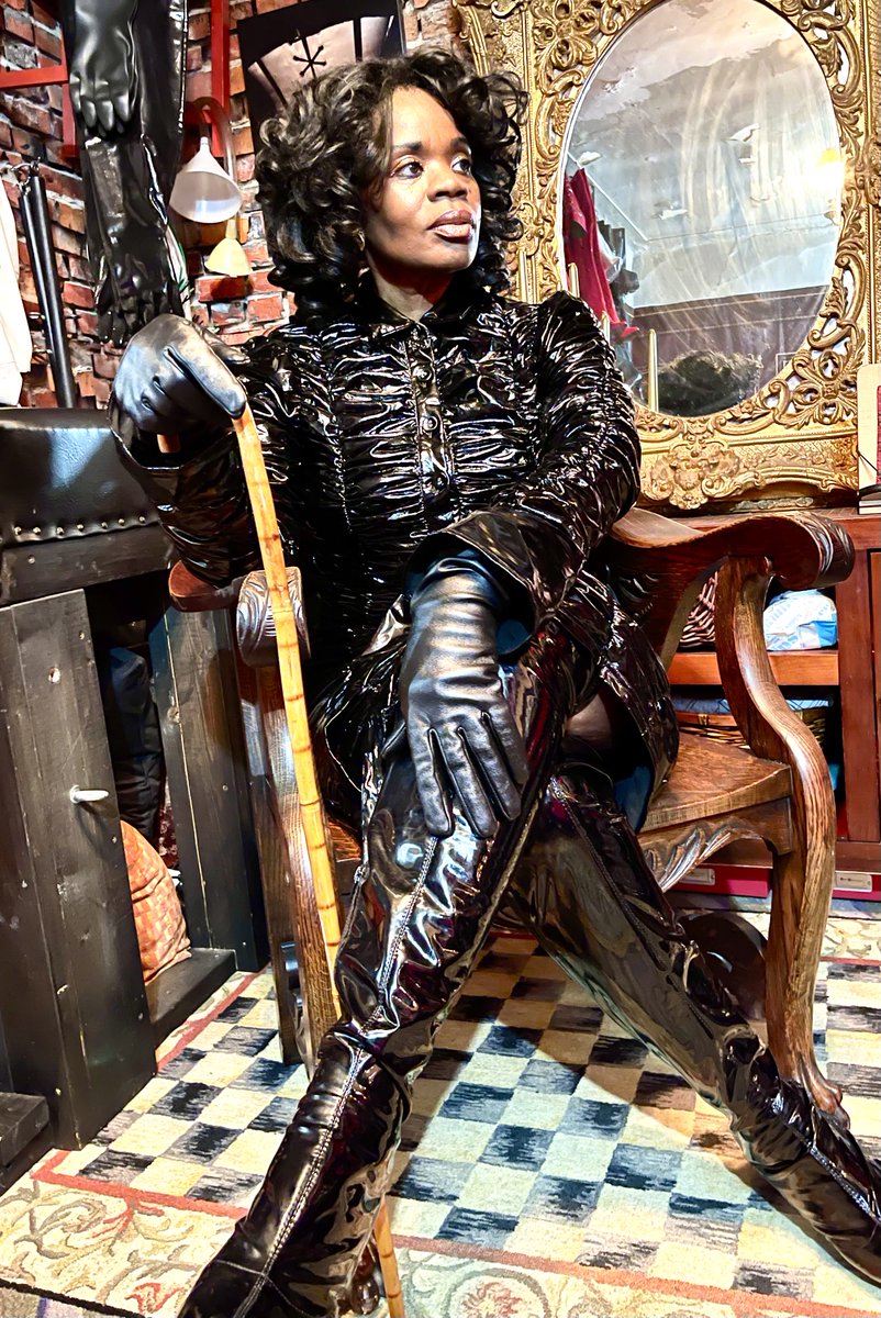 ♀️CountessDionysus♀️ tweet media