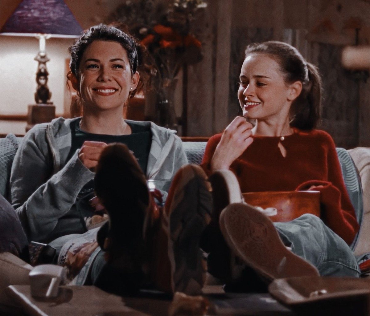 "-Gracias por todo.
-No es para tanto... Solo quiero verte feliz" #LasChicasGilmore