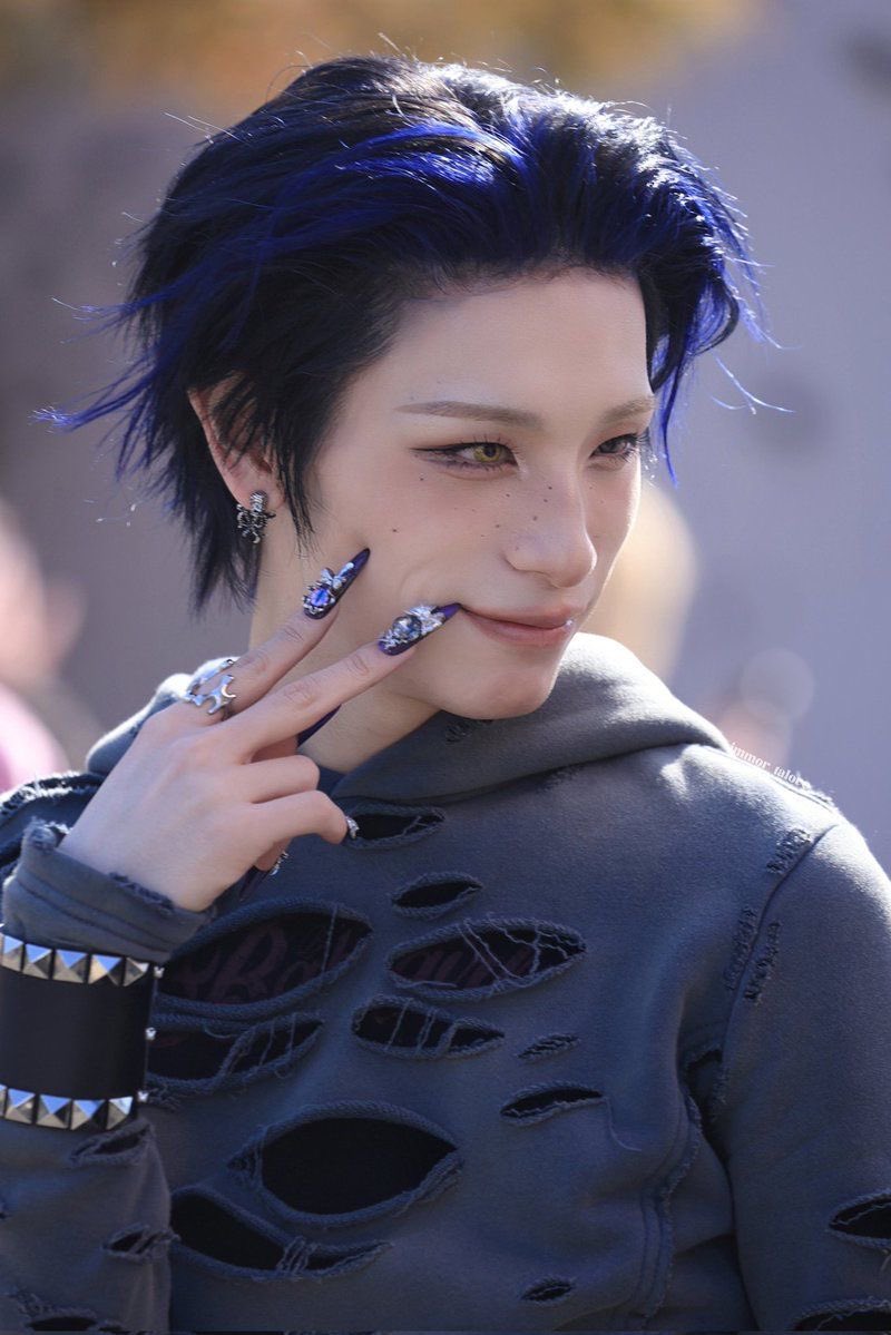 ⋆｡𖦹°⭒˚｡⋆ eviiii:-p!! ⋆｡⋆⋆˚࿔ saw xlov!! tweet media