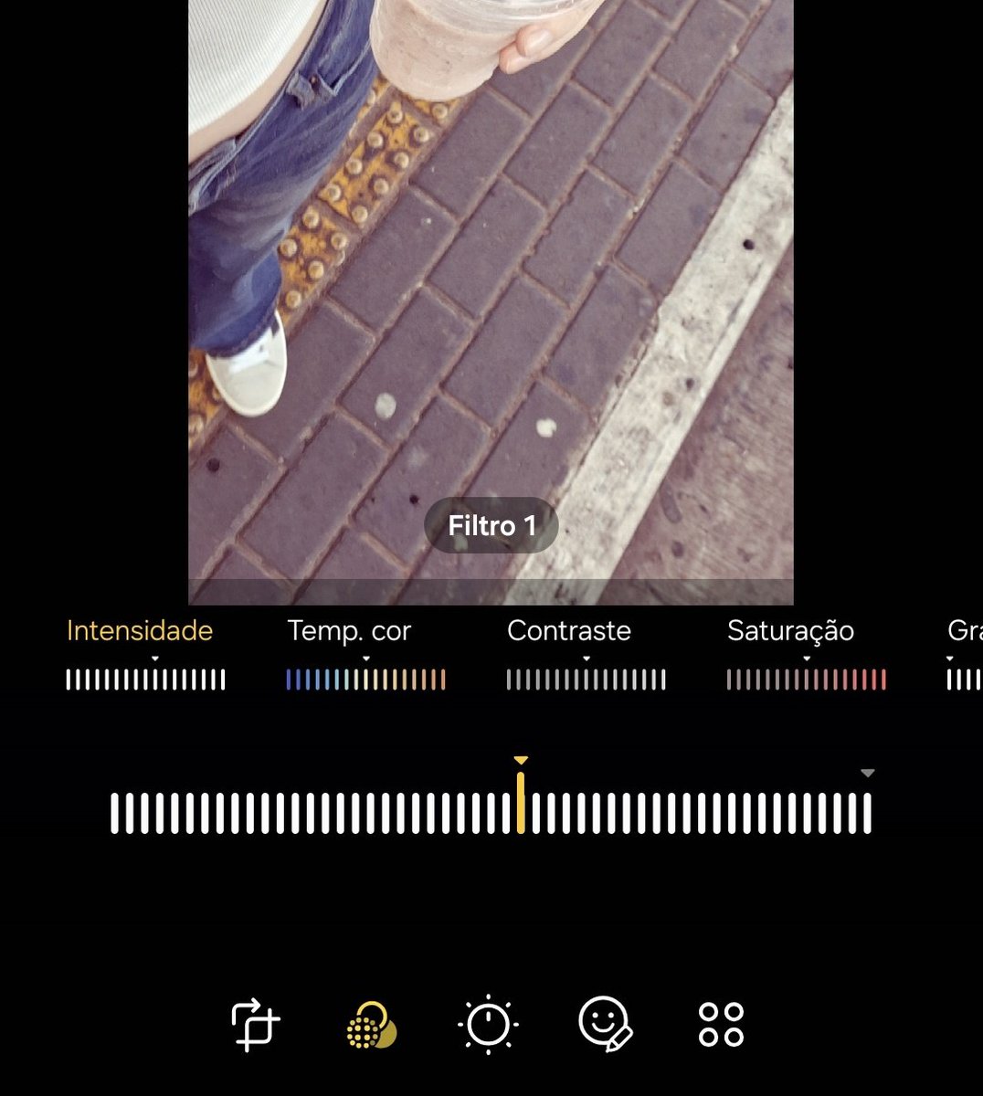 emanuelle tweet media