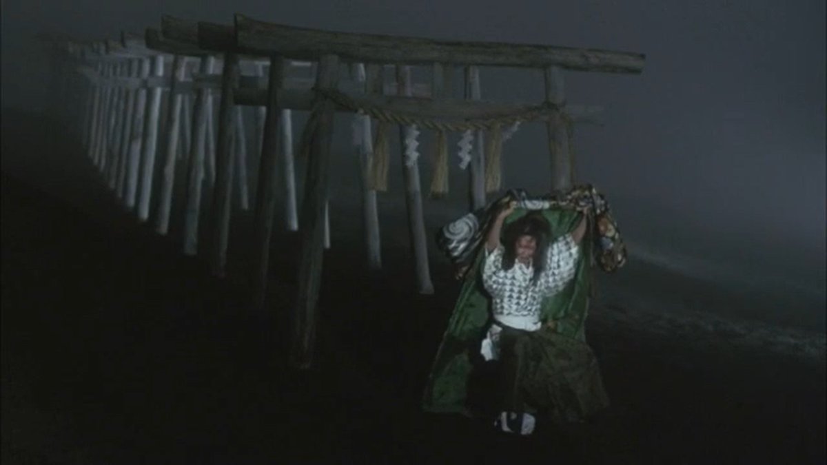 Sarah Makes People Watch Things! tweet media