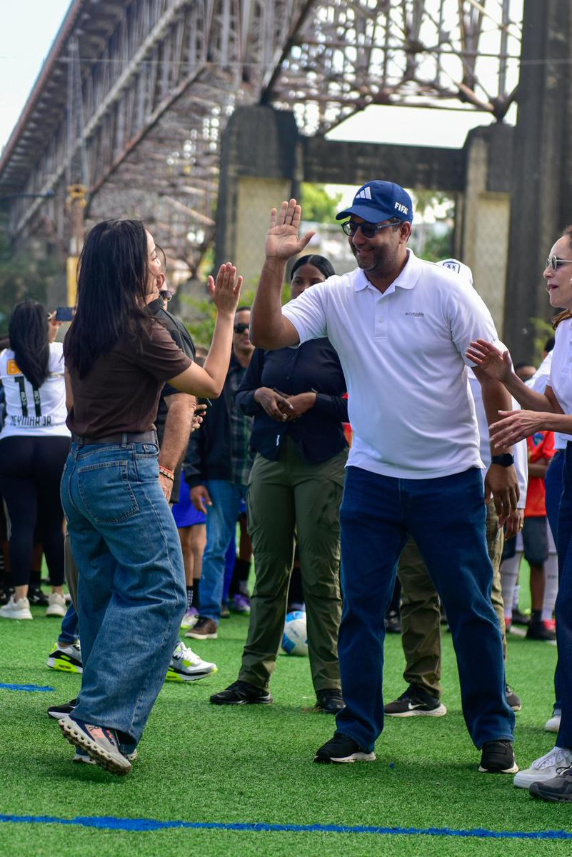 comnafutbolrd's tweet photo. ⚽ Unidos por el Fútbol en Los Guandules.

Más de 150 niños de distintos barrios del Distrito Nacional y San Cristóbal participaron en el torneo infantil Unidos por el Fútbol.

Desde el @comnafutbolrd seguimos apoyando esta iniciativa!

 @FarideRaful https://t.co/Gz8zmDdGY4