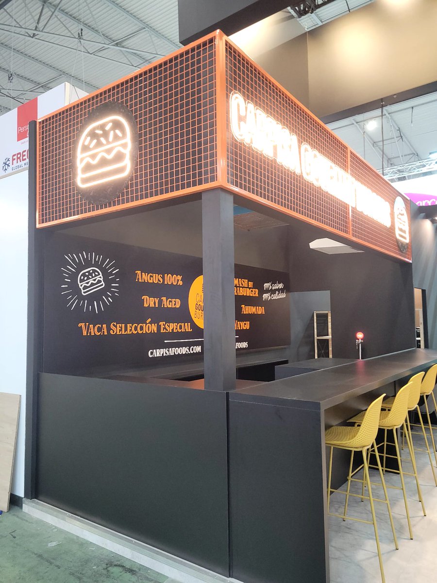 stands dm spacio tweet media