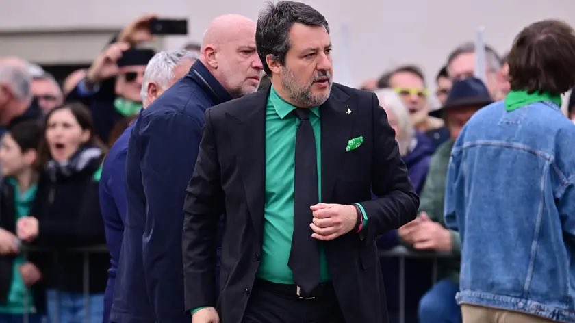 Roman ᛉ tweet media