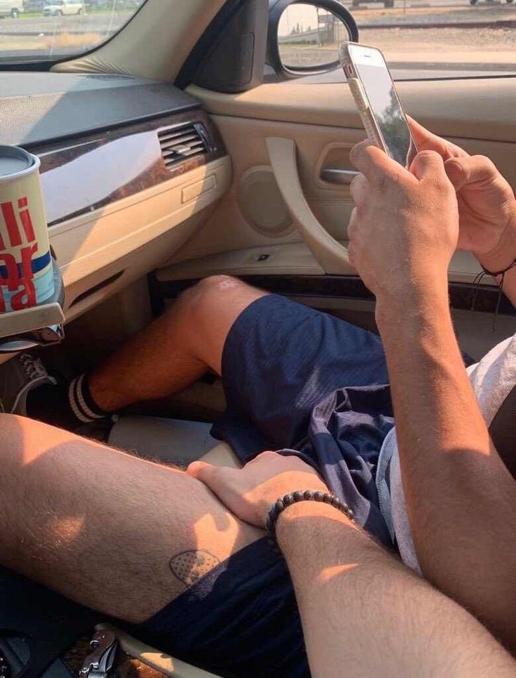 bones⚡️ tweet media