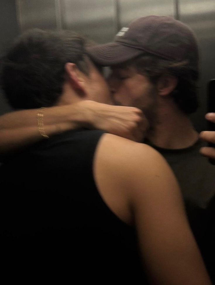 bones⚡️ tweet media