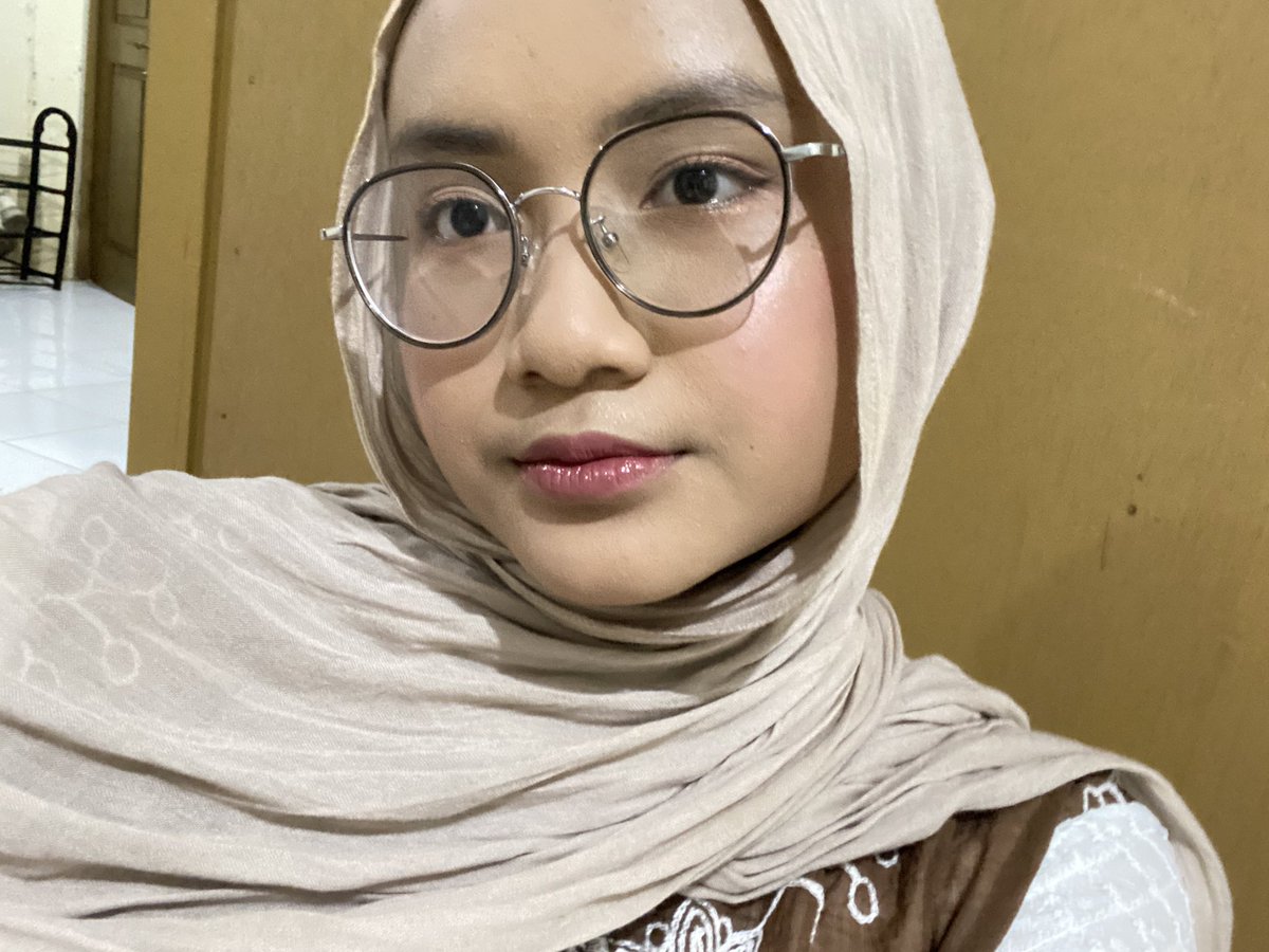 evakkuasi's tweet photo. cintak bgtt sm skintint mad for makeup 🫶🏻🫶🏻 https://t.co/YVHi01BeCT