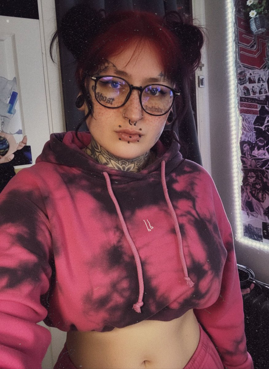 FindomMonsterSophie955 tweet media