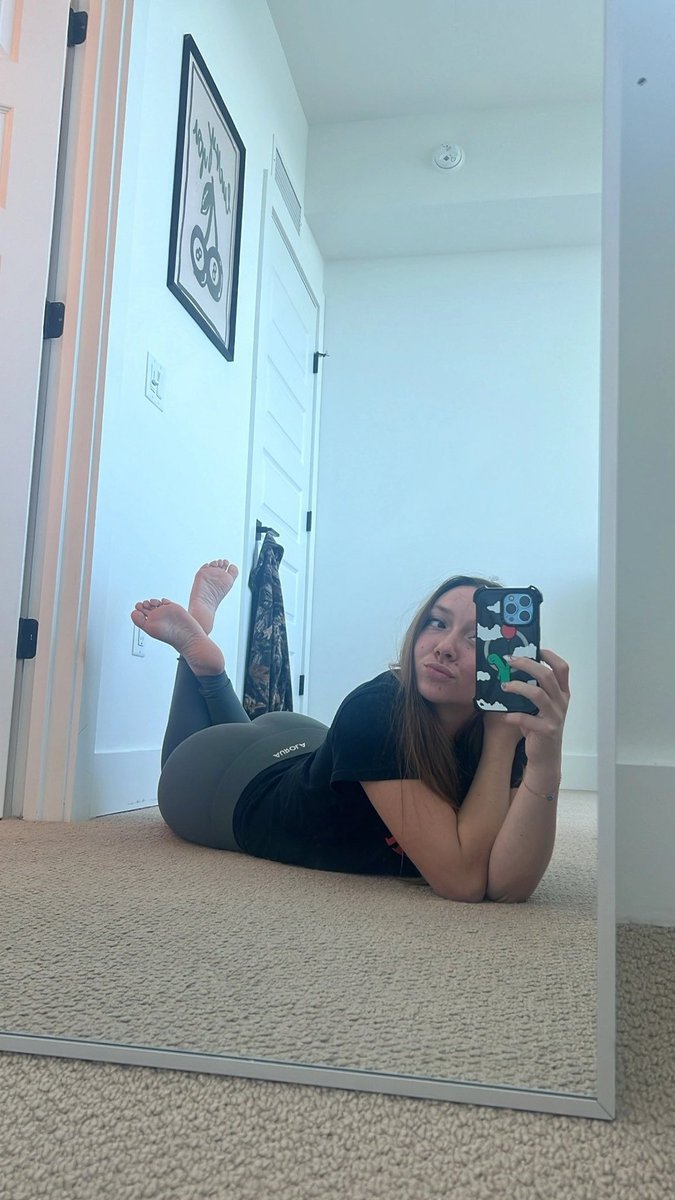 FootSubby tweet media