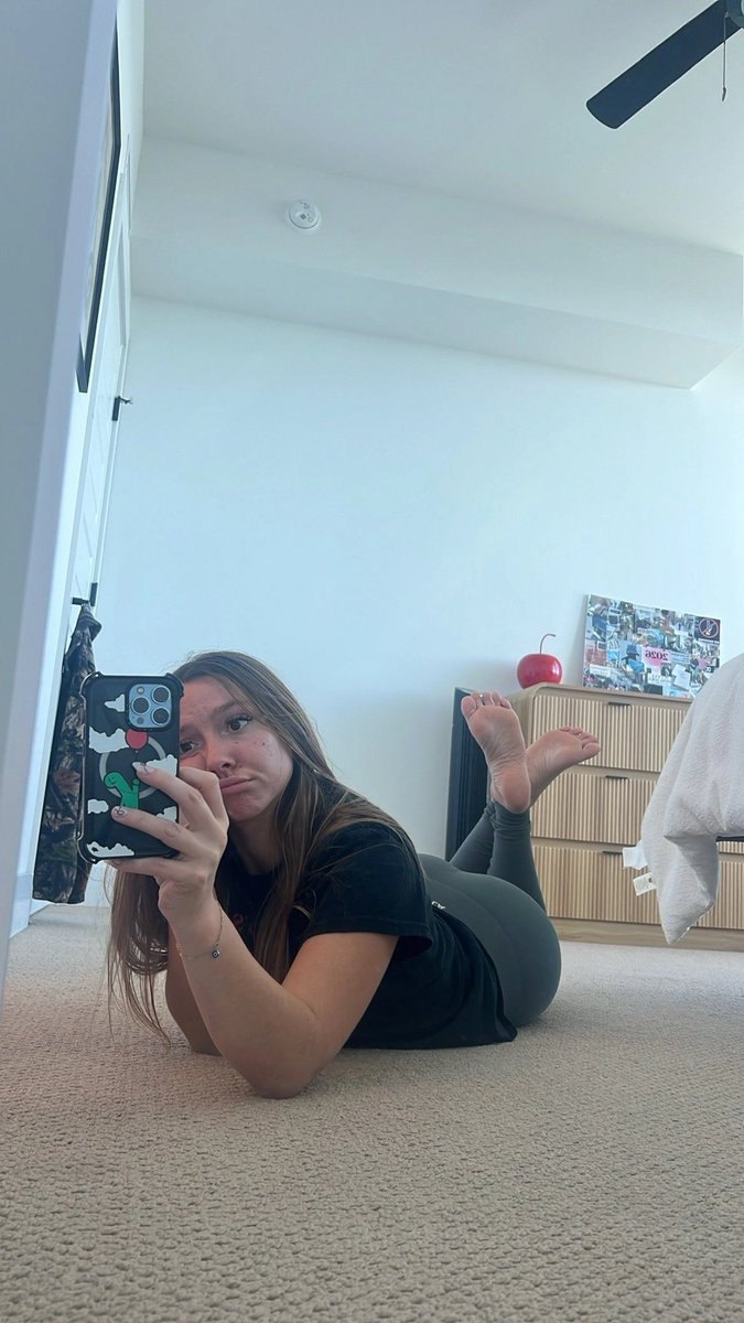 FootSubby tweet media