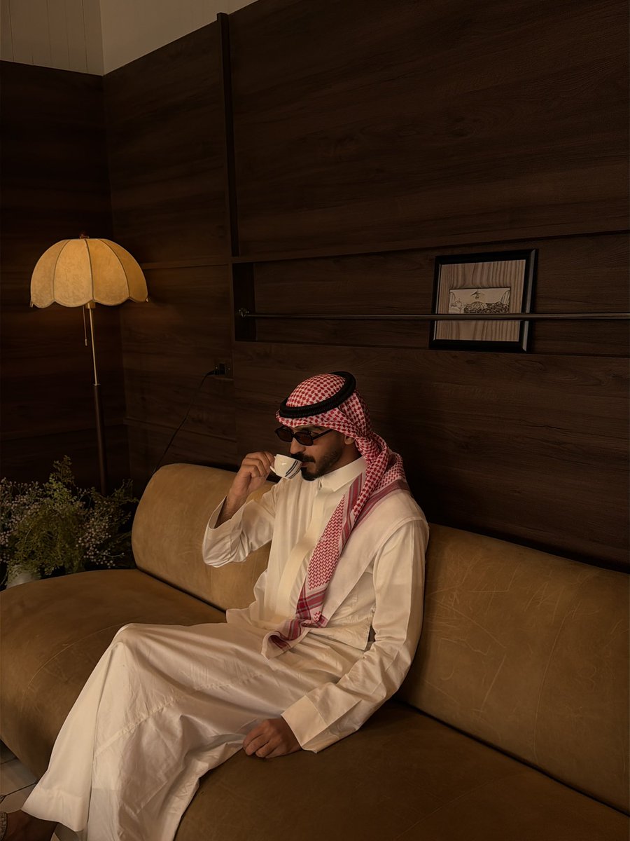 itsabumarwa1's tweet photo. • عاد عيدكم 🤍• https://t.co/d8AsmJNhcd