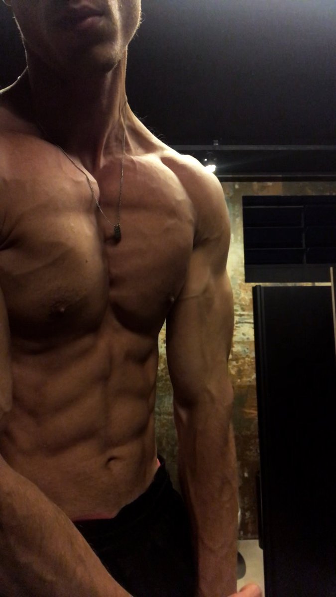 Alpha Giant tweet media