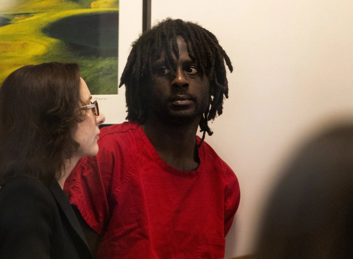 x4secular's tweet photo. Shocking Seattle Injustice: Pregnant Mom & Unborn Baby Slain, Killer Walks Free
Cordell Goosby murdered Elina Kwon—8 months pregnant—and her baby in a 2023 road rage shooting.

 Found NOT GUILTY by insanity. Prosecutors dodged fetal charges to shield abortion laws.

 Institutional care awaits. Where's justice for victims?
