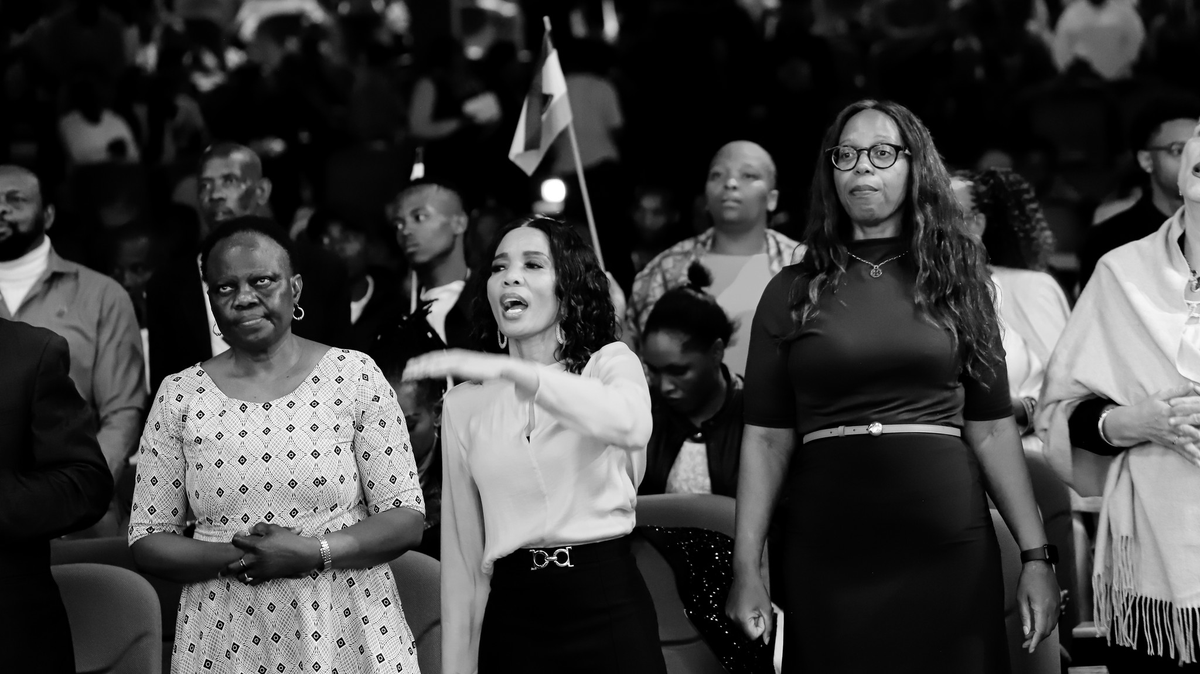 AlphLukau's tweet photo. Let the peace of God rule in your hearts.
Be thankful in all things.
Let the word of Christ dwell in you richly.
Singing with grace in your hearts to the Lord.
#praiseGod #worshipHim #blessed #SundayService #SandtonChurch https://t.co/xhWjUQm5Yl