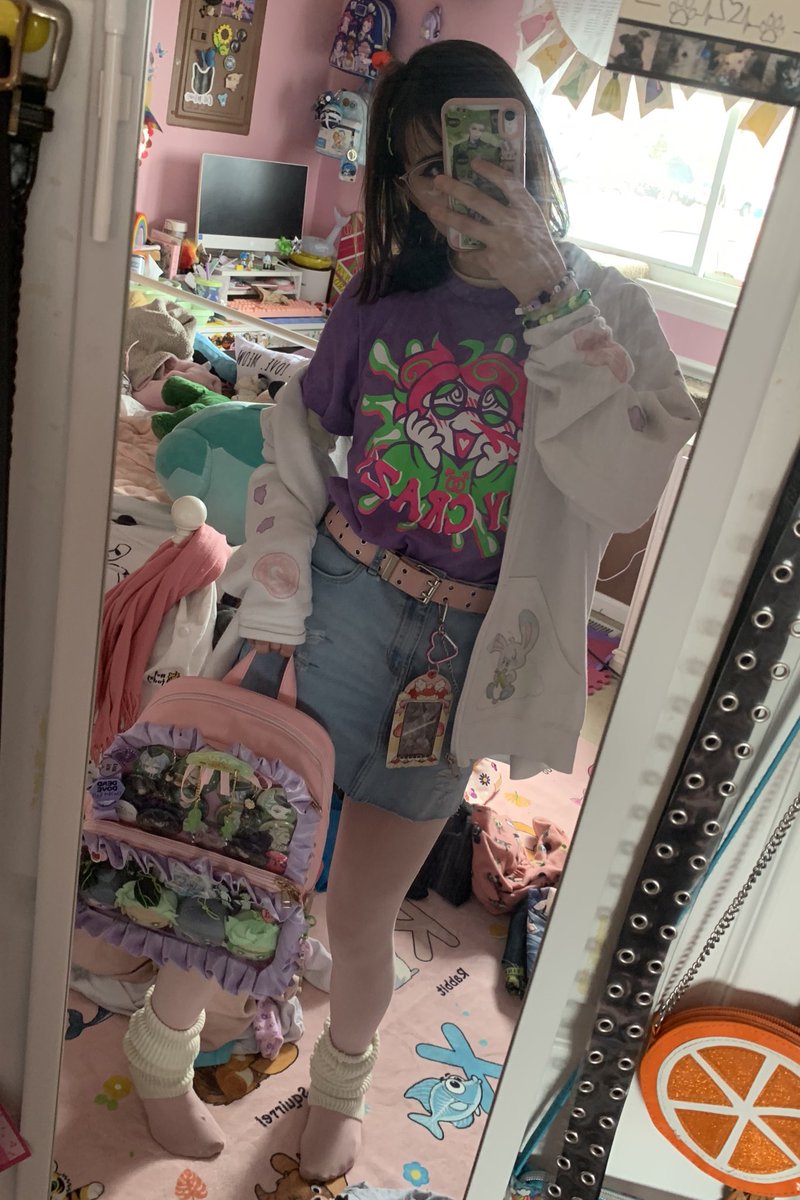 naughty little lady tweet media