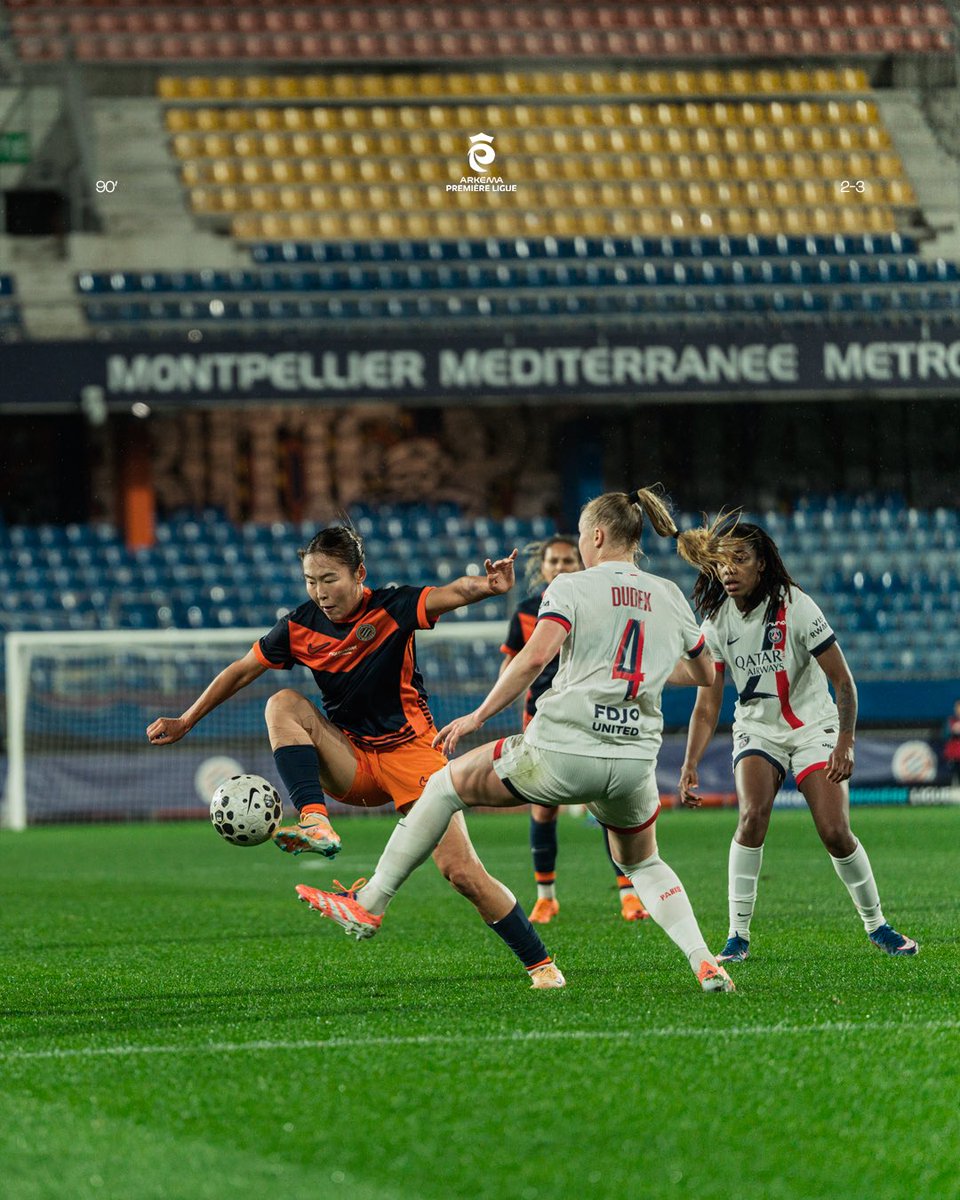 Montpellier__FC's tweet photo. ⌚️ 90’ (2-3) 

Fin du match.

Merci aux supporters présents sous cette pluie. On aura besoin de vous jusqu’à la fin de saison 🫂 https://t.co/DJOU9rp4oy