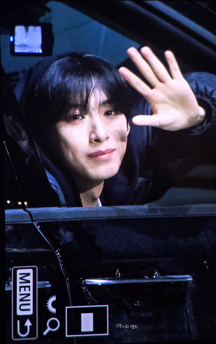 260322 퇴근길

이틀동안 고생많았어💜💜💜💜

#원어스 #ONEUS #시온 #XION #손동주 #シオン
