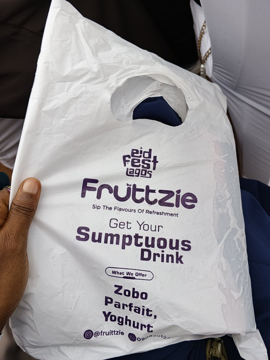 Rodiat_Ajimati's tweet photo. To the sister that bought zobo for my sister and I at #eidfest 7.0.... Jazakumullahu khayran https://t.co/S0gj51Qj3G