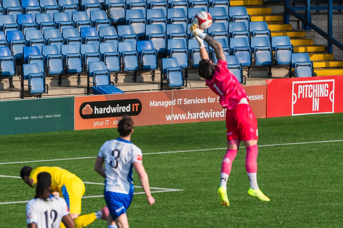 GomboczSteve's tweet image. Defending the Shakers goal during the game Bury v Bootle on 21/3/26. Well played. #BuryFC #PartOfIt @whitebluearmy @buryfcofficial #bfc140 #shaker
