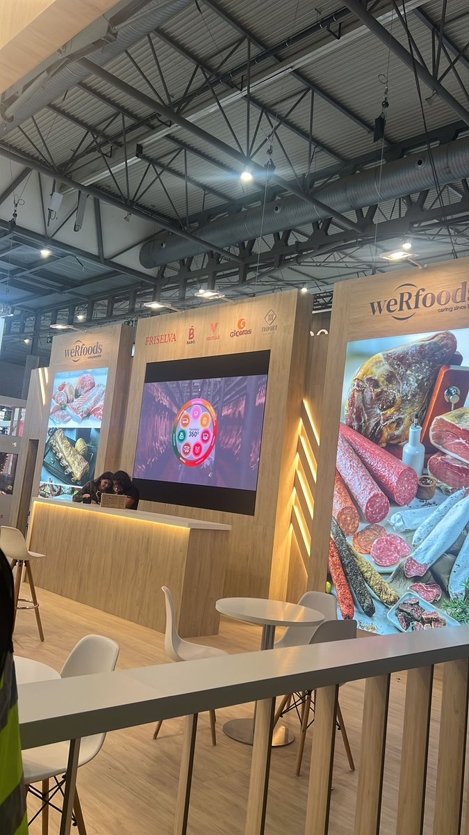 stands dm spacio tweet media