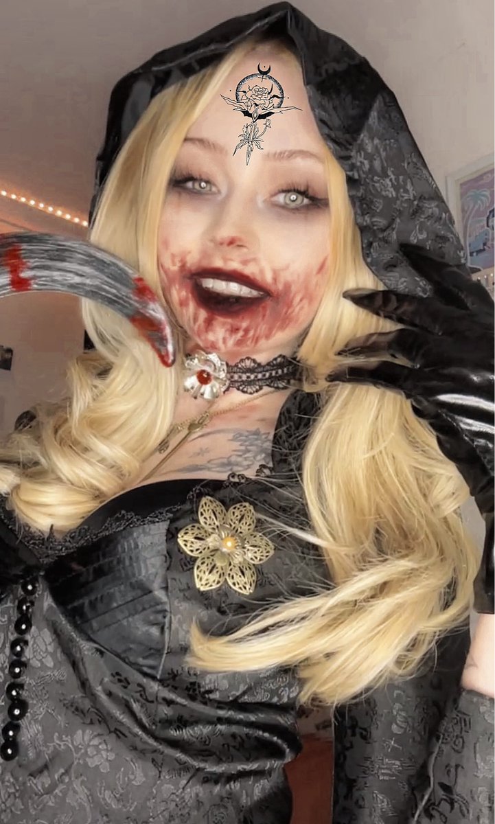 gumivoca's tweet photo. Hiii ive returned with Bela cosplay:D!!

#beladimitrescucosplay #beladimitrescu #belacosplay #cosplay #residentevilvillage https://t.co/e0YGD5bvjf