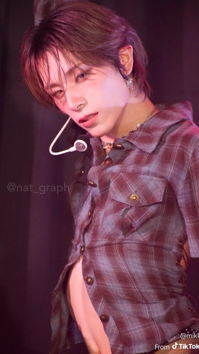 ⋆｡𖦹°⭒˚｡⋆ eviiii:-p!! ⋆｡⋆⋆˚࿔ saw xlov!! tweet media