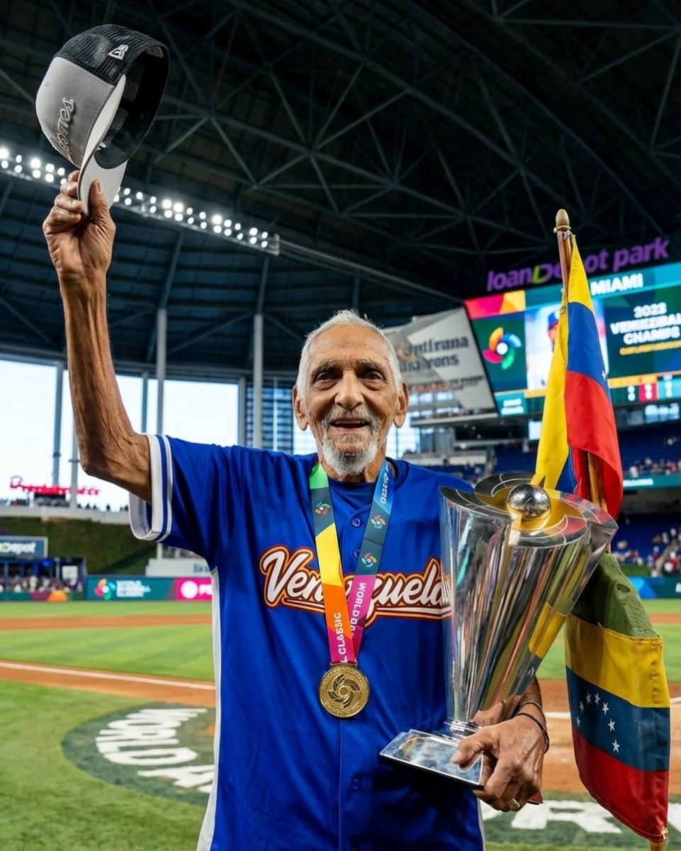EL CIELO ESTA DE FIESTA

Jesus "Chivita" Lezama el también es Campeón del Mundo, aunque ya no esté con nosotros desde hace varios años desde el Cielo seguirá siendo el Fanático N°1 de Leones y del Team Campeón Béisbol de Venezuela 2026.

Foto Cortesía