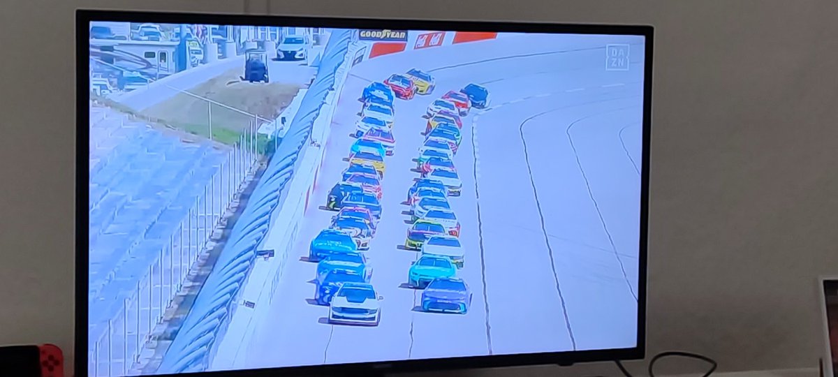 pelut66's tweet photo. Rematar el domingo con Nascar 🥰🥰✌🏼✌🏼 https://t.co/tcyUWCUgYM