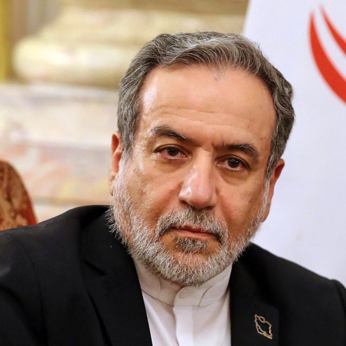 وزير الخارجية الإيراني يرد على تهديدات ترامب: «مضيق هرمز ليس مغلقاً»