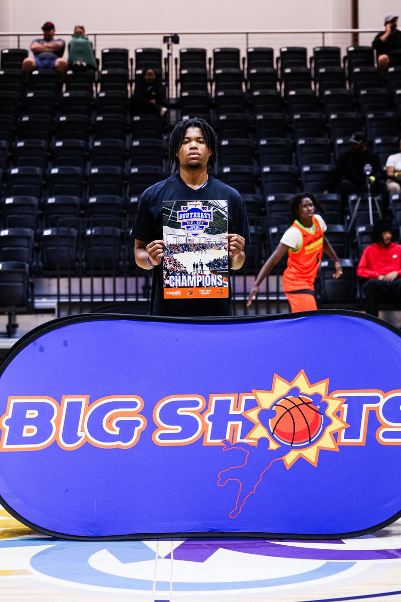 BIG SH🏀TS tweet media