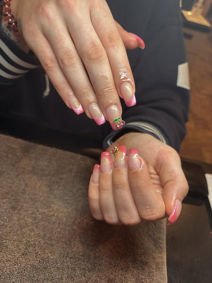 Mitchell's Salon tweet media