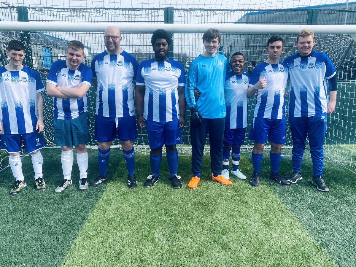 Anth Hall tweet media