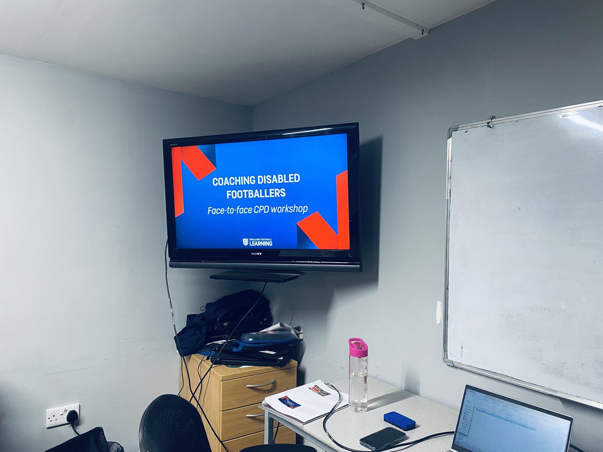 Anth Hall tweet media