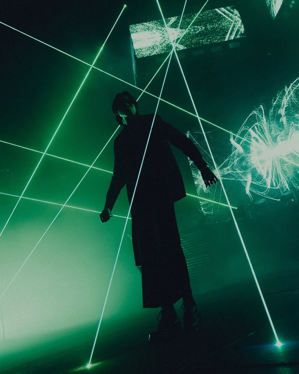 ˚.◜carꙨ ◟☆ tweet media