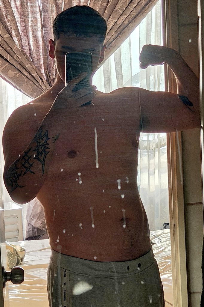 clou_dly's tweet photo. wenaa, como están? jdkskfk
denme poto xfa ☹️☹️

#gay #gaychile #cum https://t.co/RDqStHxl06