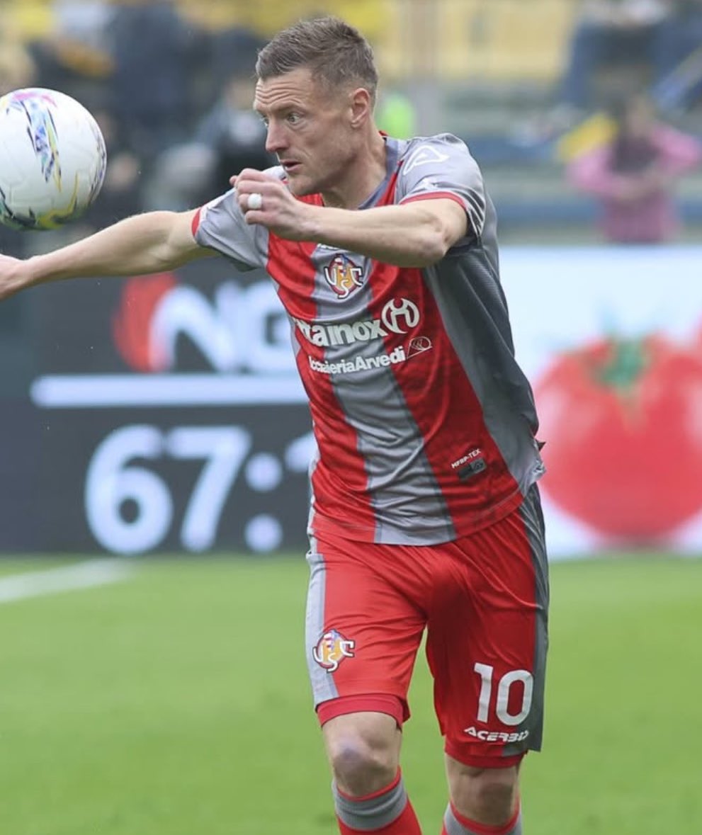 Shirtless PL tweet media