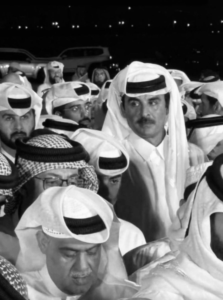 AliQtr073's tweet photo. لم تفصله الحواجز دون اهله وشعبه رغم كثر مشاغله وارتباطاته 
الله يحرّم خطواتك على النار https://t.co/sAxeMT83fJ